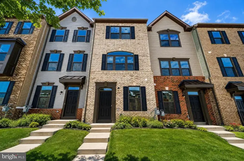 14062 Sunrise Valley Dr, HERNDON
