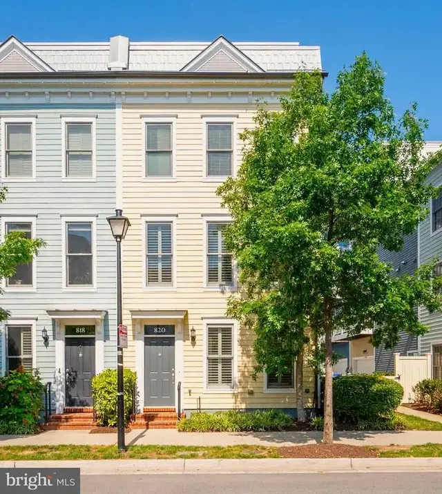 820 N Alfred St, Alexandria