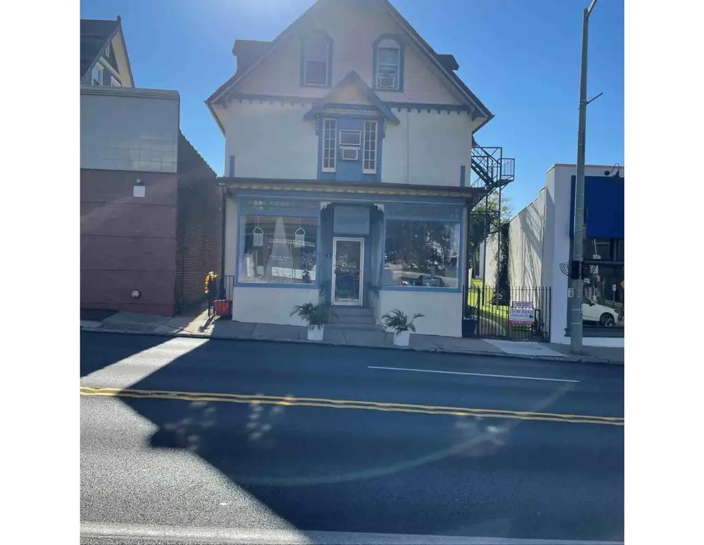 932 W Lancaster Ave #, BRYN MAWR
