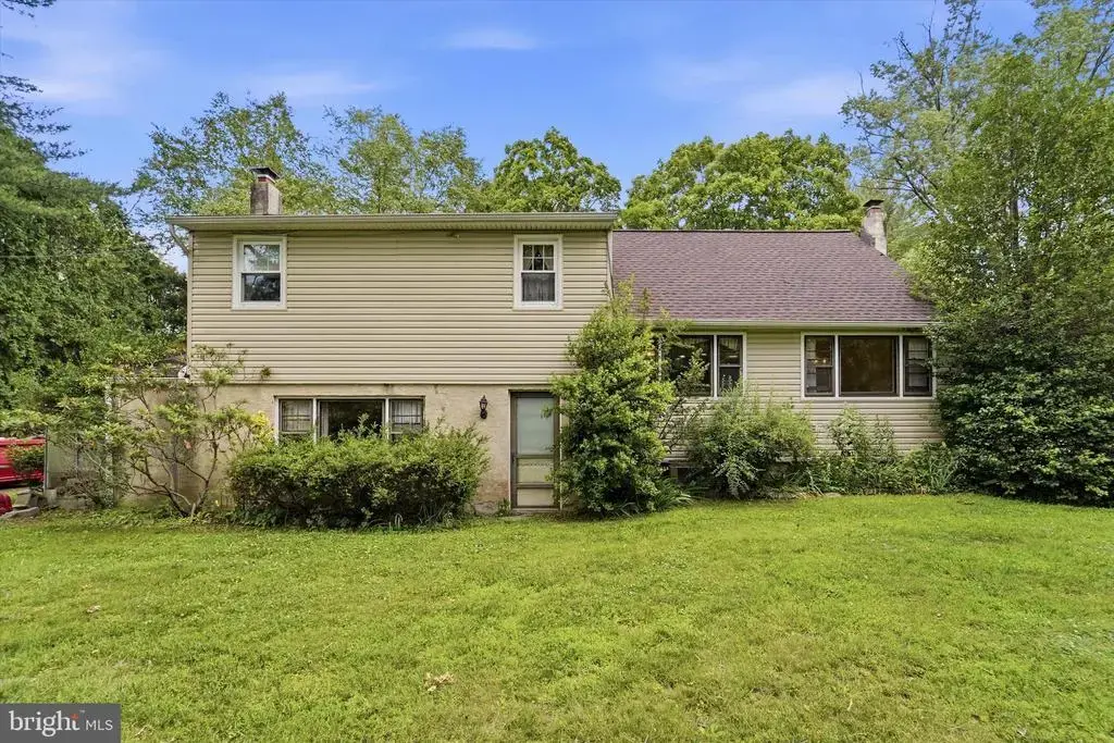 3832 Forest Dr, DOYLESTOWN