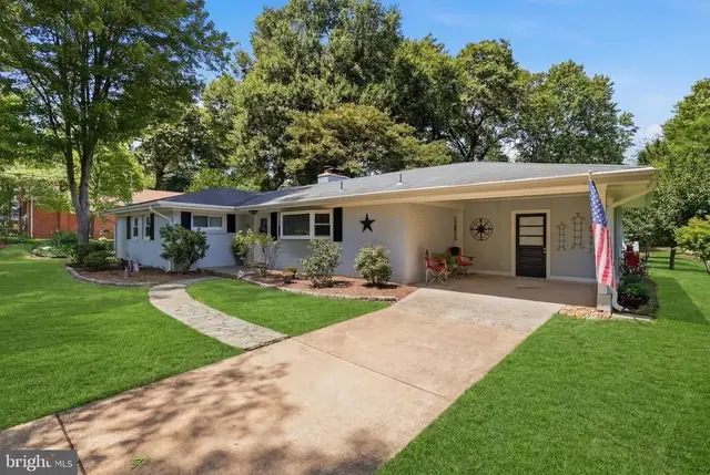 4216 Jackson Pl, Alexandria