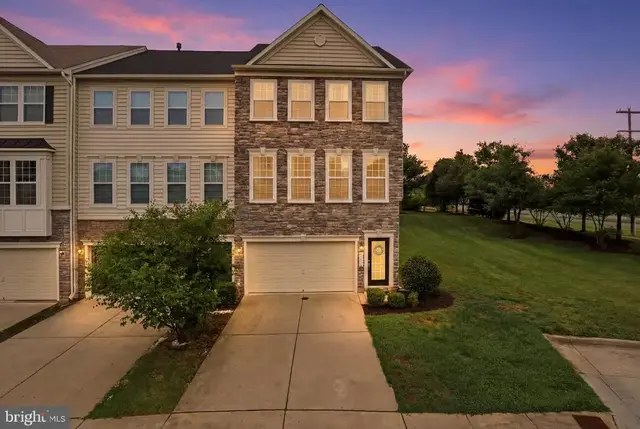 42251 Dean Chapel Sq, Chantilly