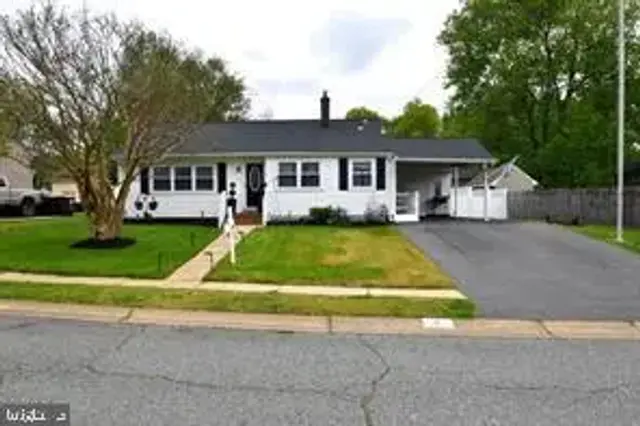 3 Granville Ln, Newark