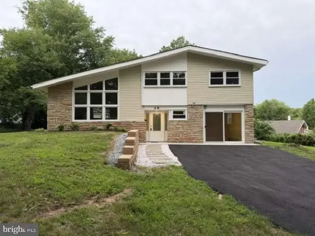 26 Camelot Dr, PLYMOUTH MEETING