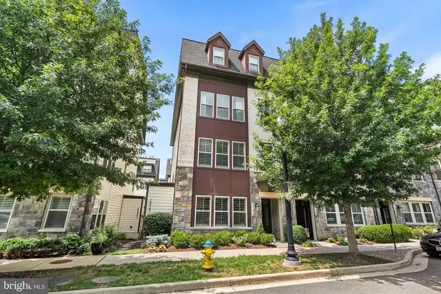 1316 S Quinn St, Arlington