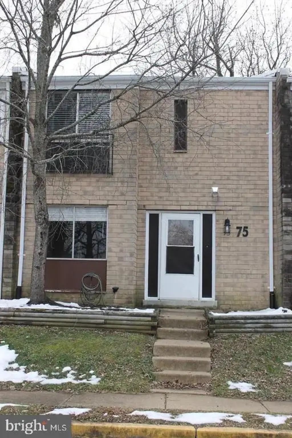 75 Oak Dr, STAFFORD