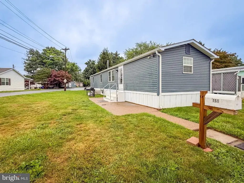 151 Harding Dr, FAIRLESS HILLS