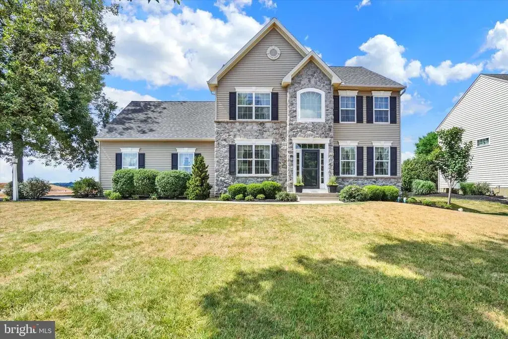 981 Buckwalter Rd, LITITZ