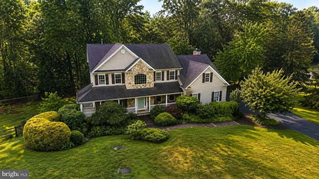 9 Coventry Ln, HOPEWELL