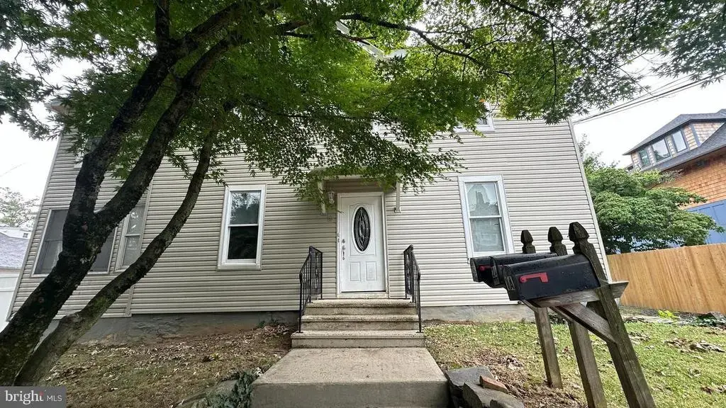 16 Linden Ln #2a, PRINCETON