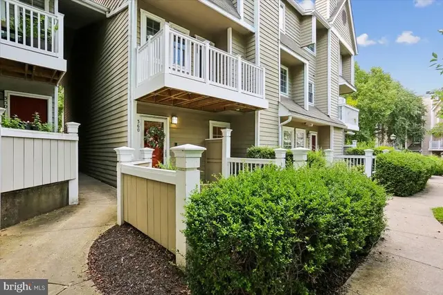 10827 Hampton Mill Ter #360, Rockville