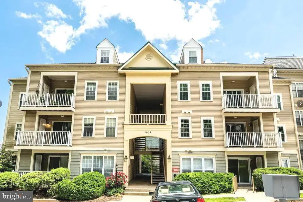 1037 Gardenview Loop #302, WOODBRIDGE