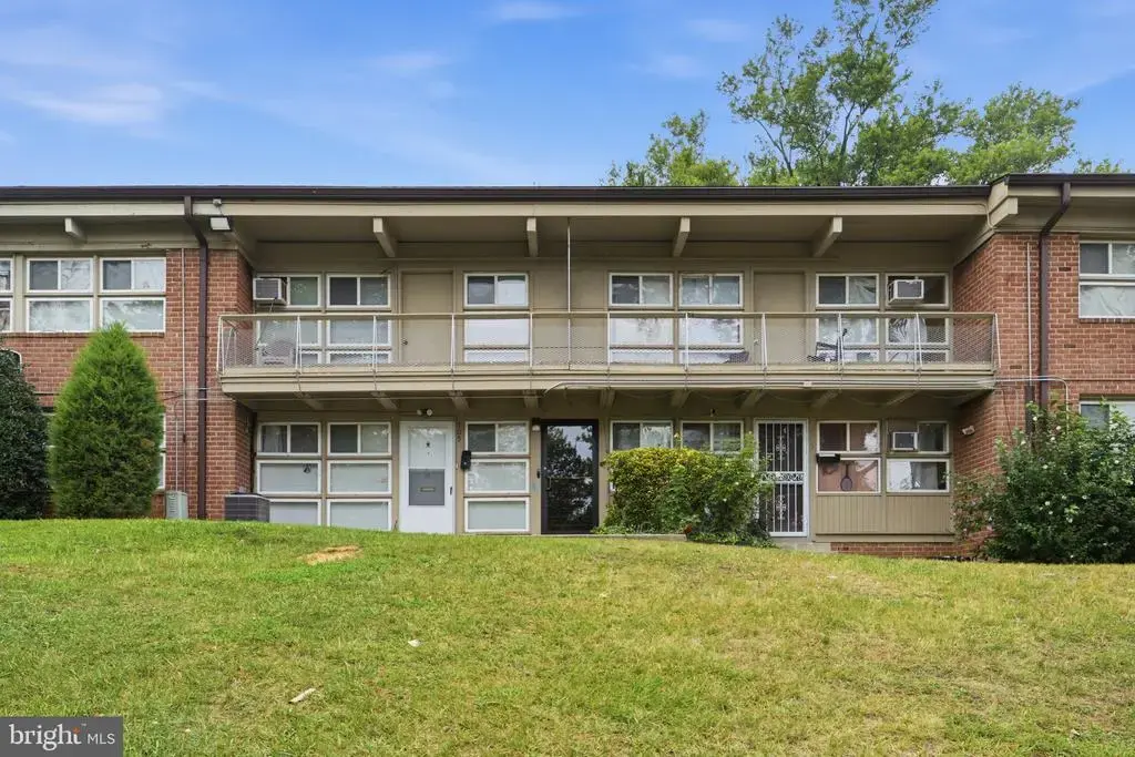 7402 18th Ave #210, HYATTSVILLE