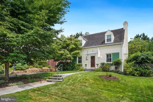 2824 Mckinley Pl Nw, Washington
