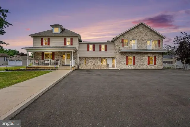 924 W Trindle Road, Mechanicsburg