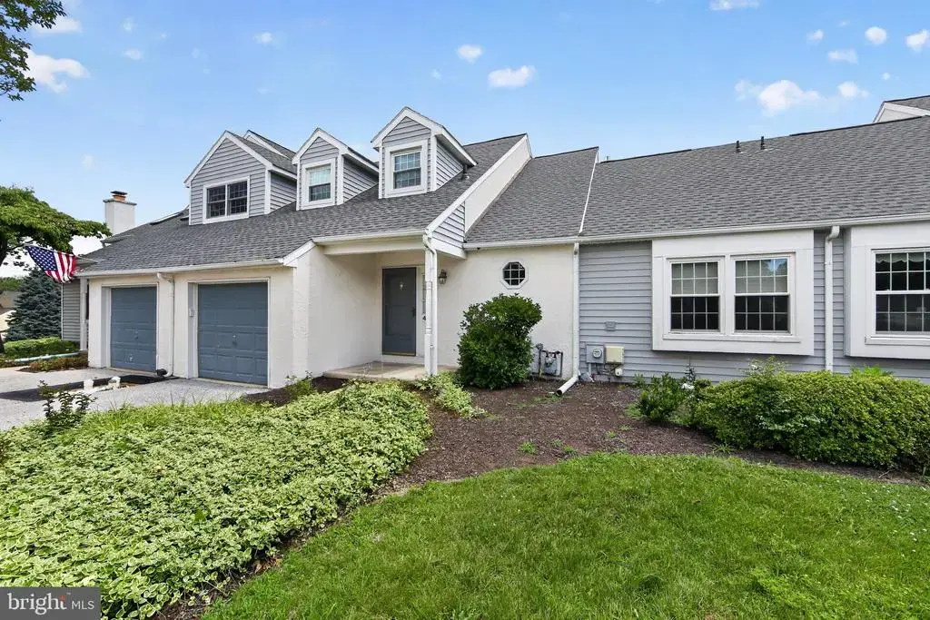44 Hunters Run, NEWTOWN SQUARE