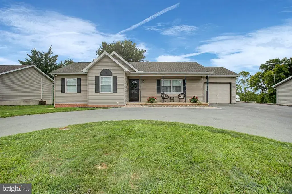 2597 White Church Rd, CHAMBERSBURG