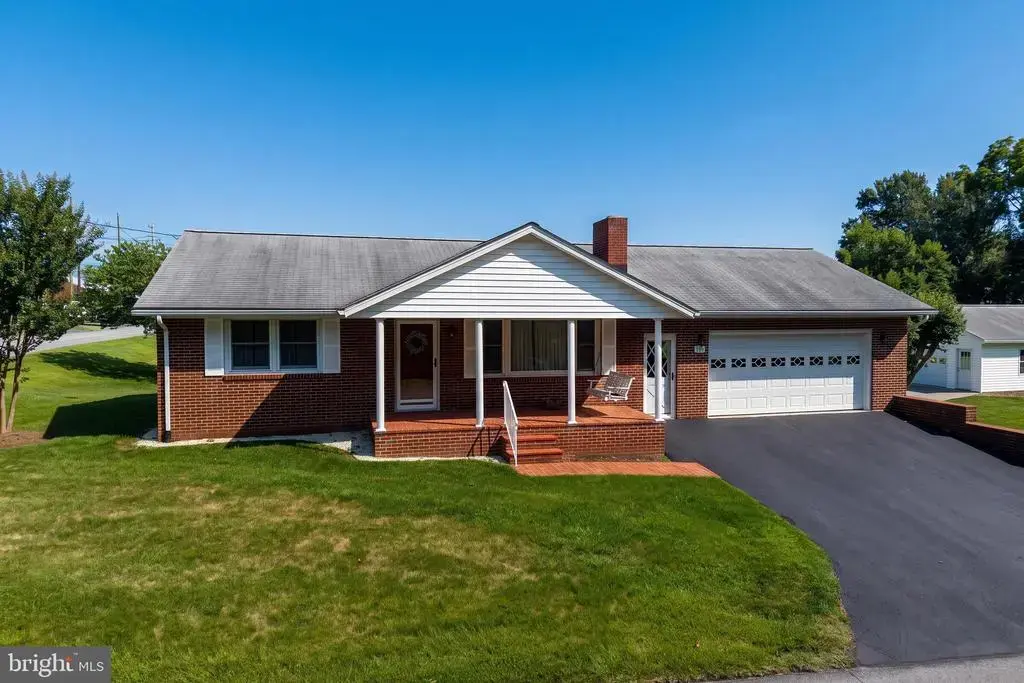 201 First St, LURAY