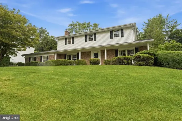 1111 University Dr, Yardley