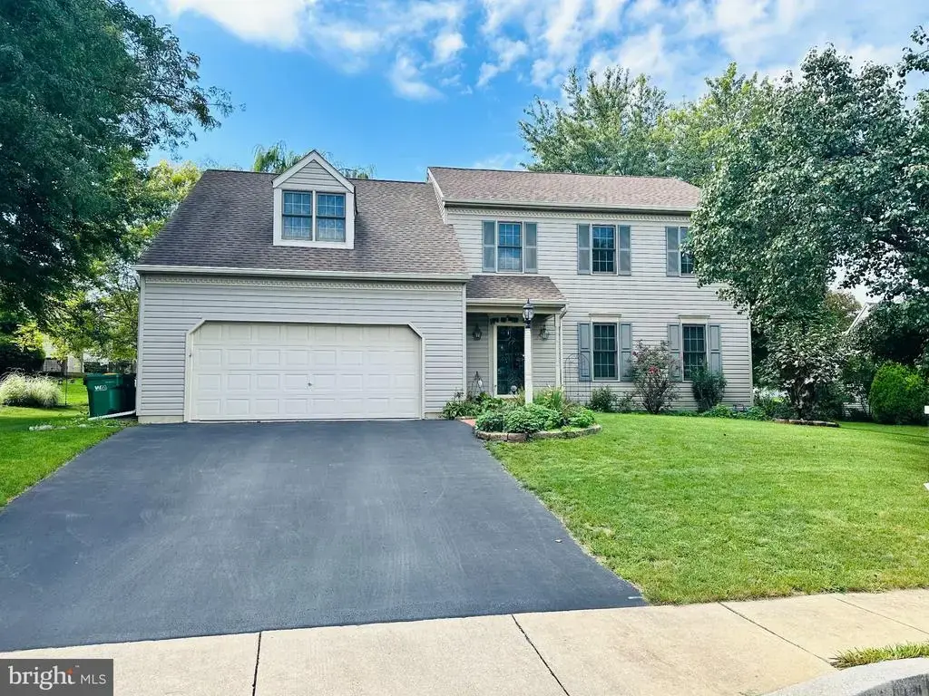 812 Cypress Ct, HUMMELSTOWN