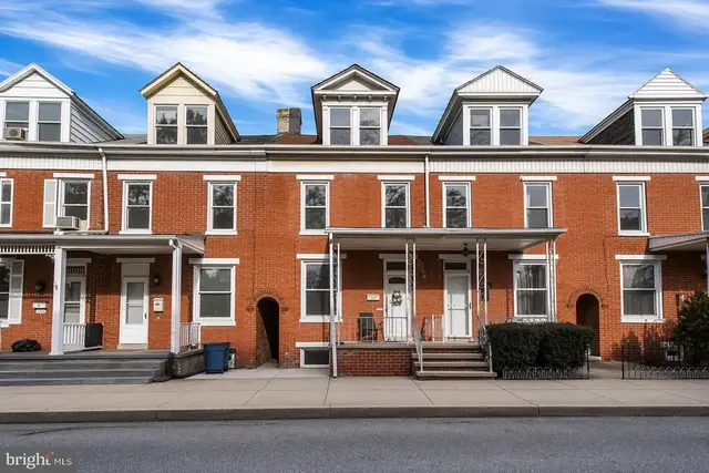1039 W Poplar St, York