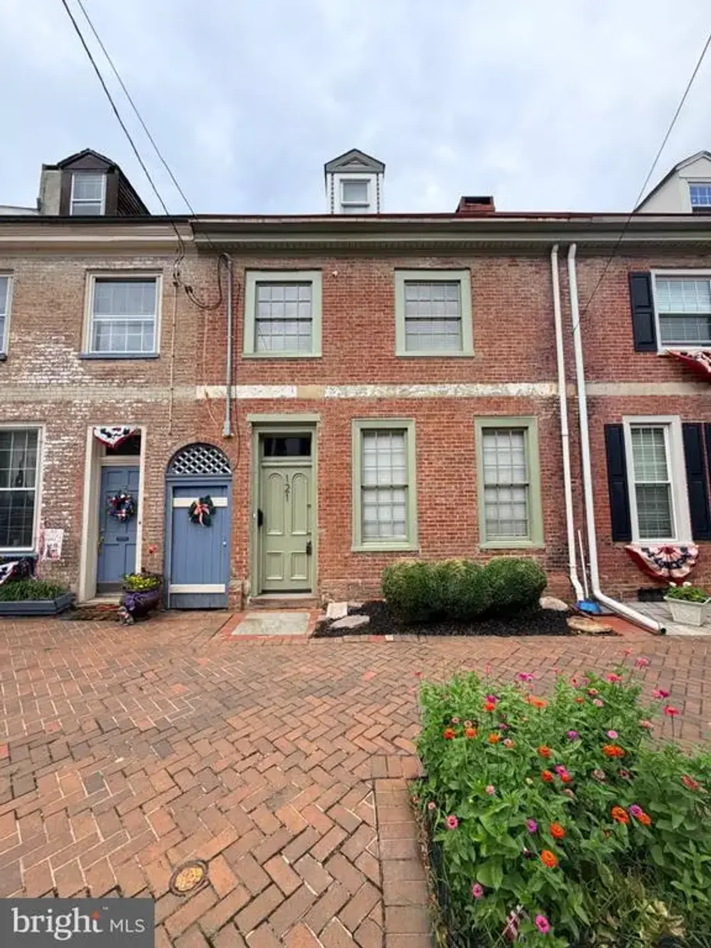 121 E Union St, BURLINGTON