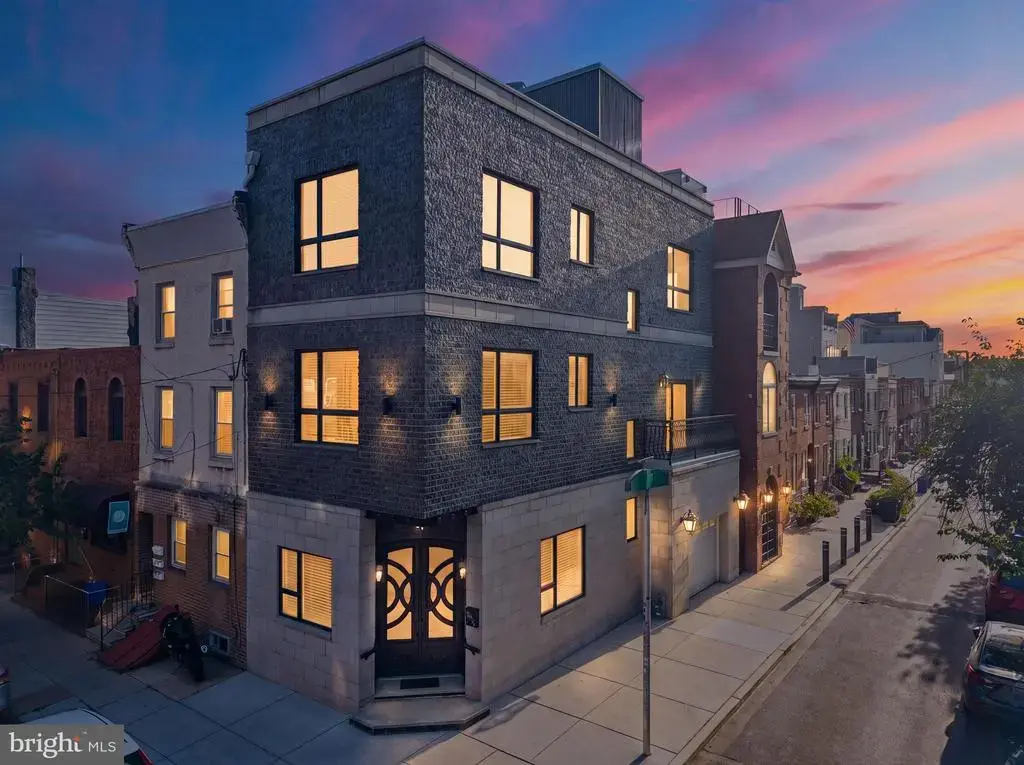 1526 S 10th St, PHILADELPHIA