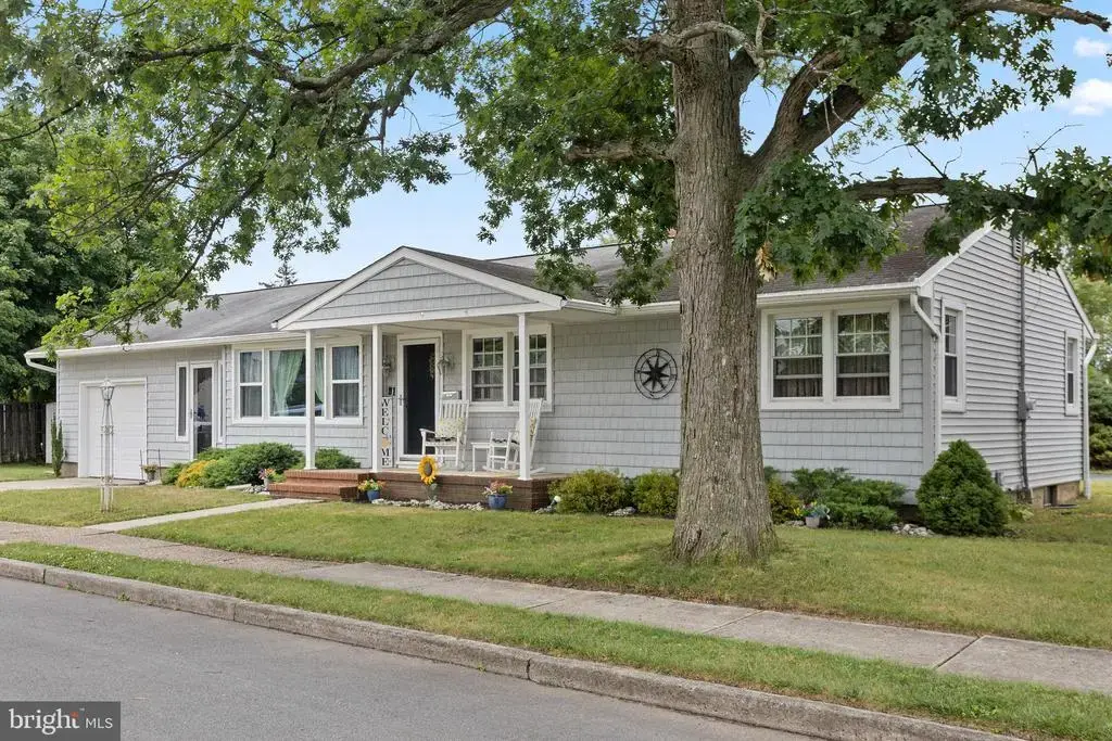 1 Lee Ct, HAMILTON