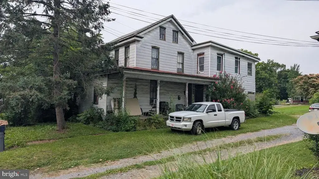 413 S Main St, MANHEIM