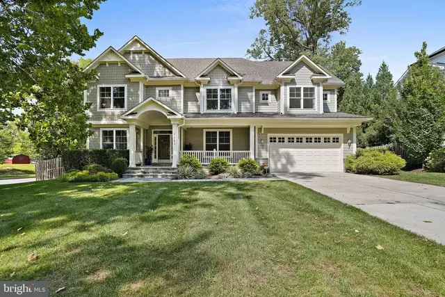 6941 Winterberry Ln, Bethesda