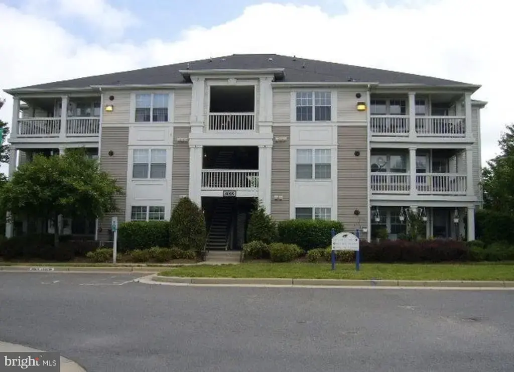 8095 Lacy Dr #304, MANASSAS
