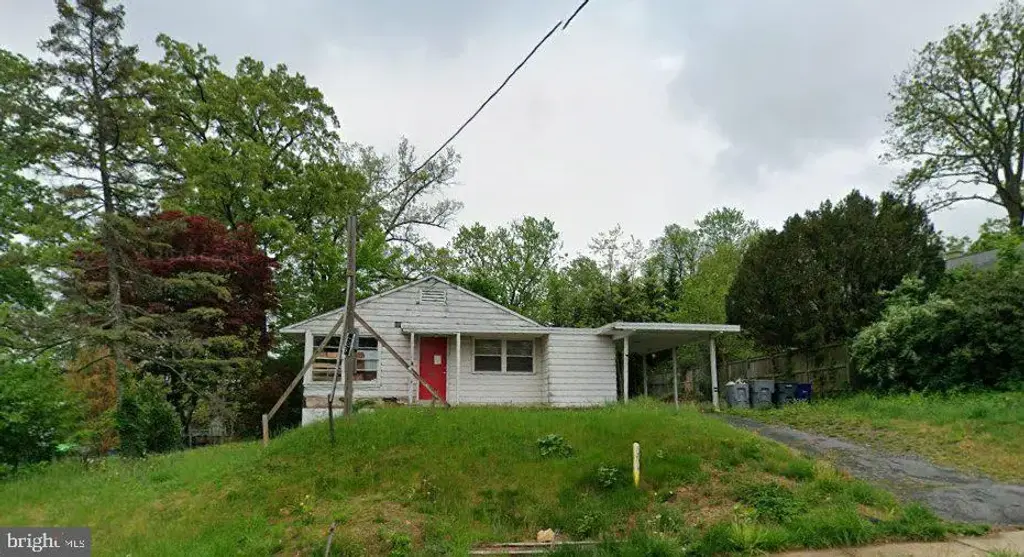 3013 Graham Rd, FALLS CHURCH