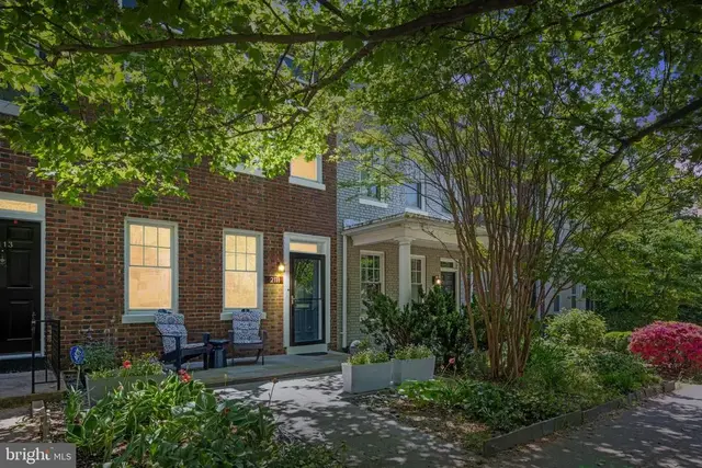 2111 37th St Nw, Washington