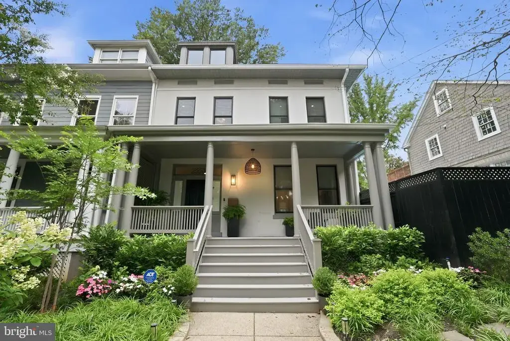 2558 36th St Nw, WASHINGTON