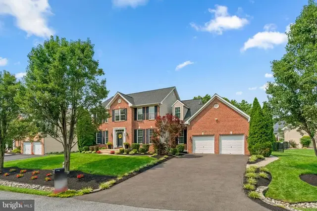 439 University Dr, Severn