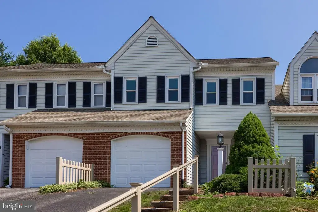 3213 Pinewyn Cir, LANCASTER