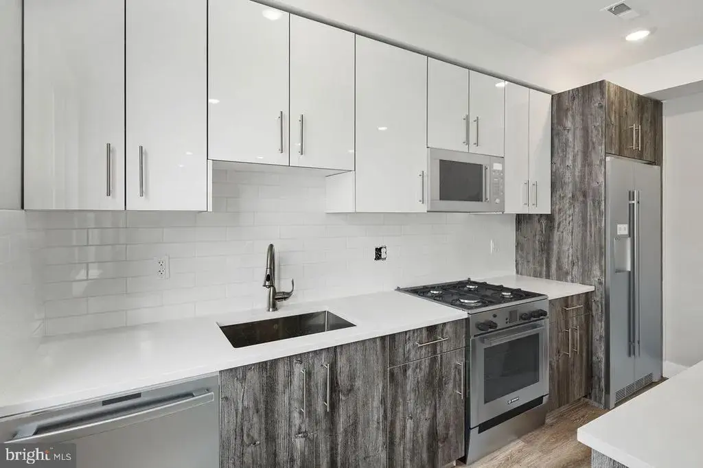 2348 Mountain St, PHILADELPHIA