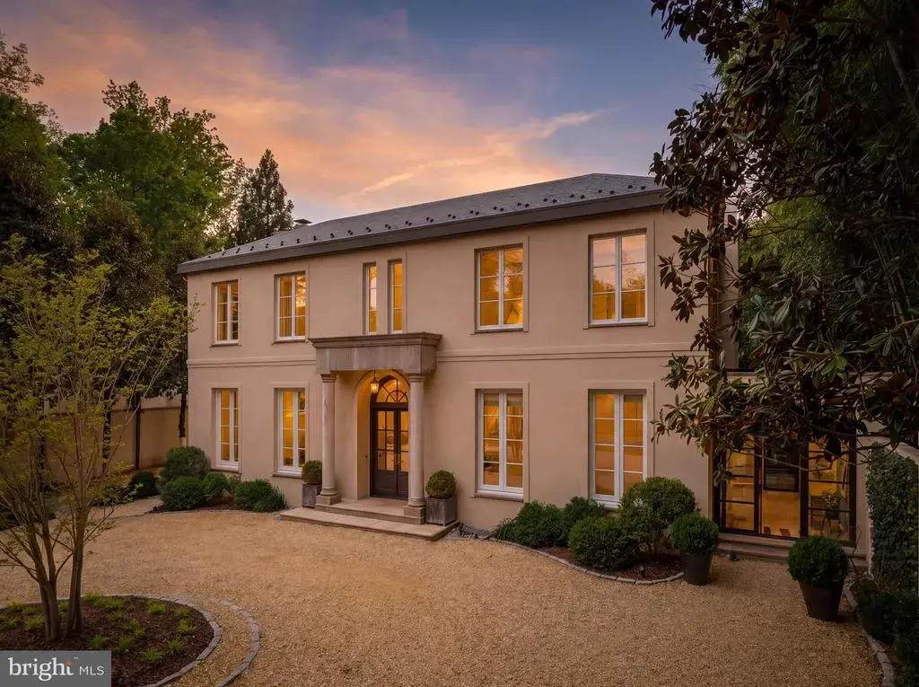 2740 Chain Bridge Rd Nw, WASHINGTON
