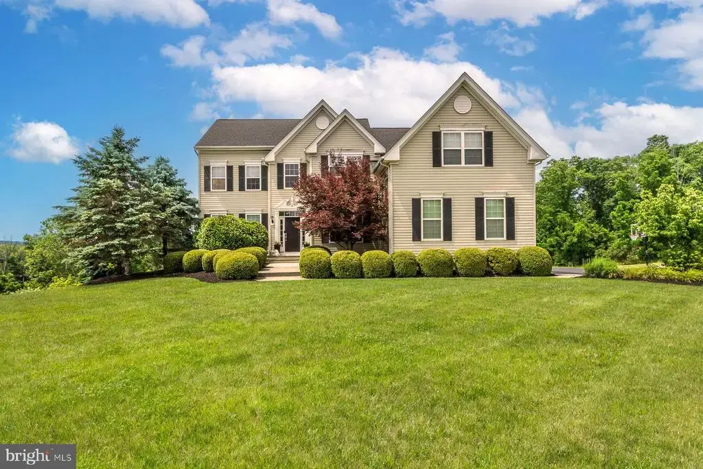 38 Music Mountain Blvd, LAMBERTVILLE