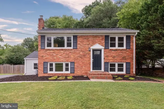20212 Broad Run Dr, Sterling