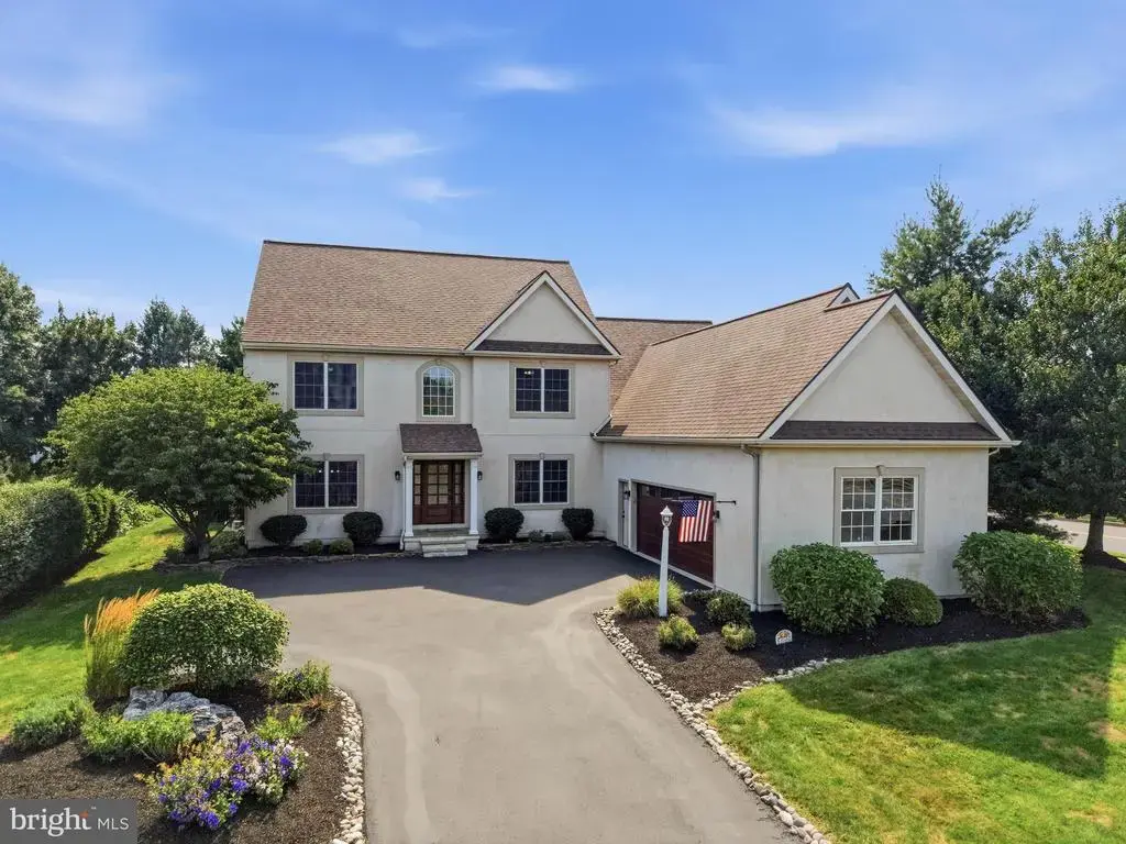 1146 S Bristol Dr, LITITZ