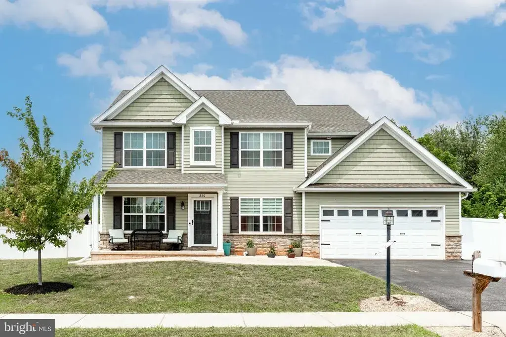 250 Callie Dr, YORK