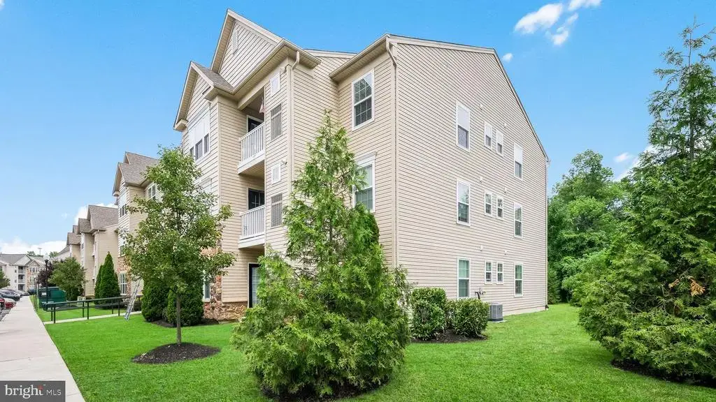1512 Moore #103, BRISTOL