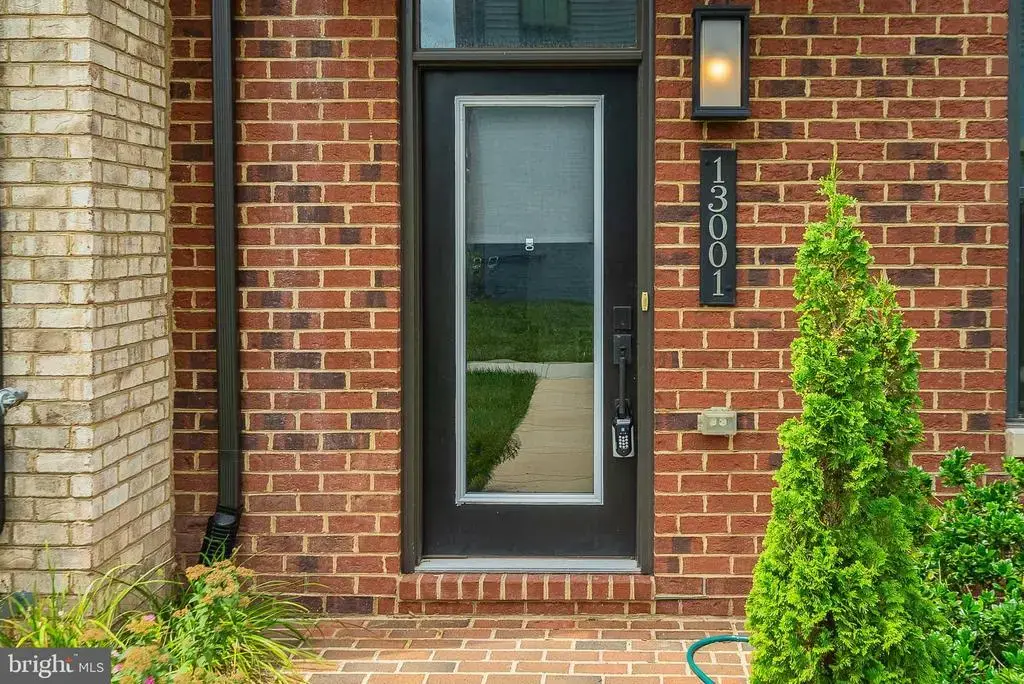 13001 Hattontown Sq, HERNDON