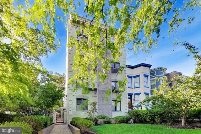 116 N Carolina Ave Se #204, Washington
