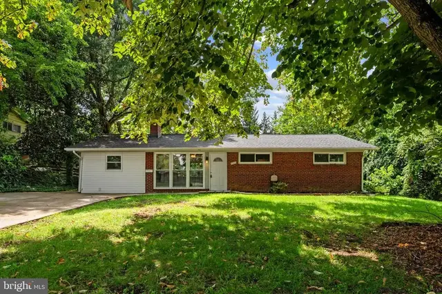 6216 Climbhill Rd, Alexandria