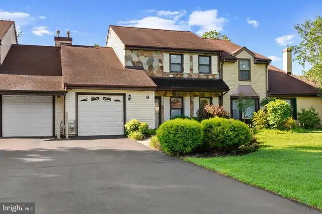 6 Whitemarsh Ct, Dover