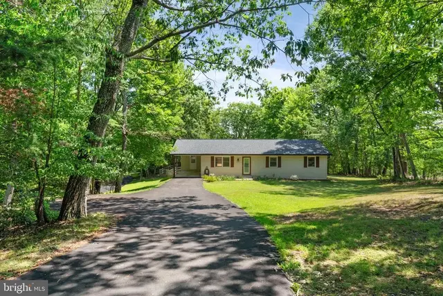2409 Gore Dr, Haymarket