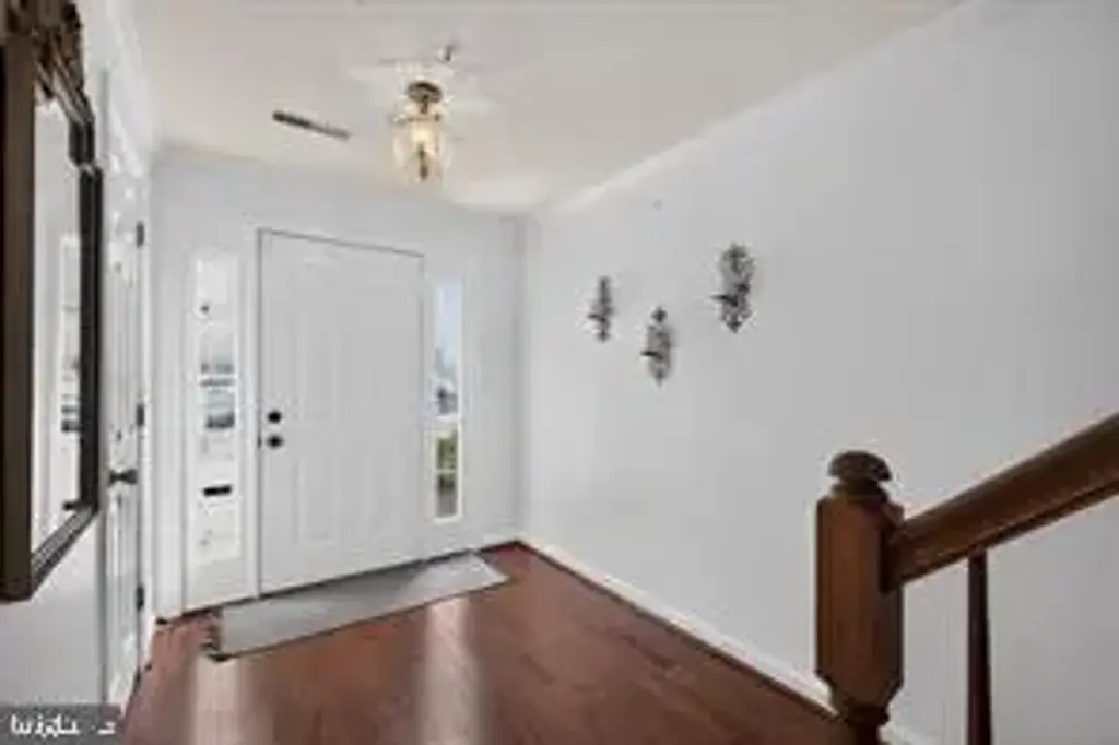10 Augustine Ct, GAITHERSBURG