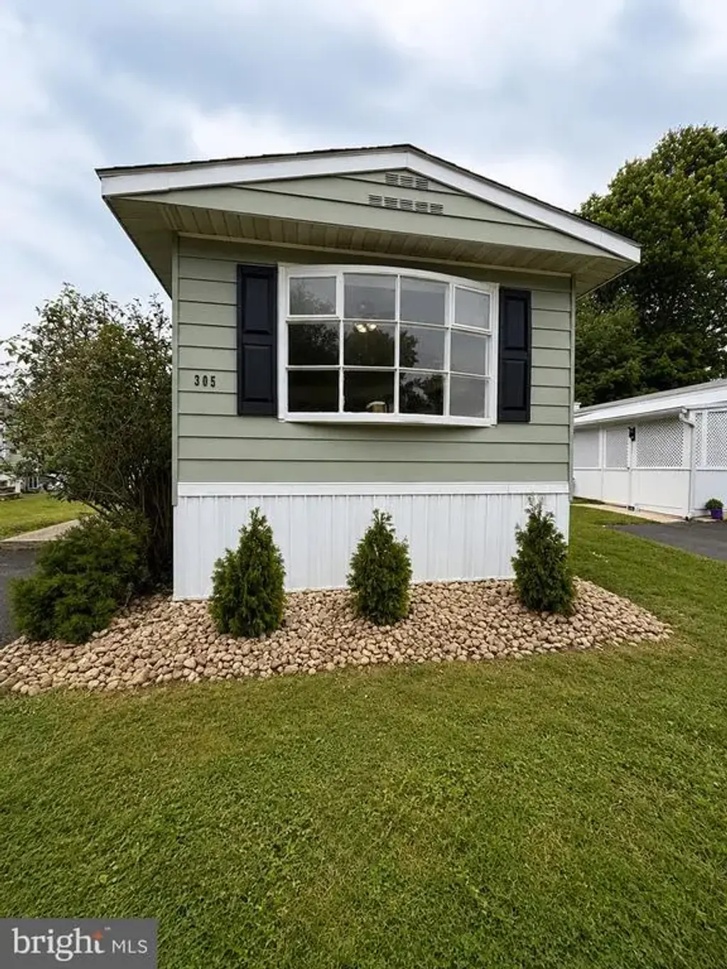 305 Wilson Dr, FAIRLESS HILLS